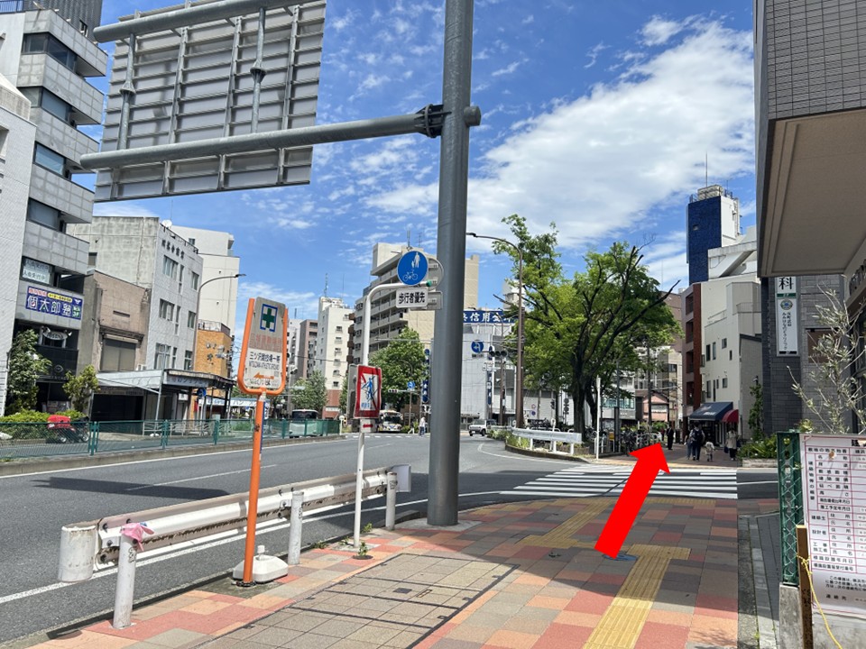 反町駅から反町交差点方面への道順