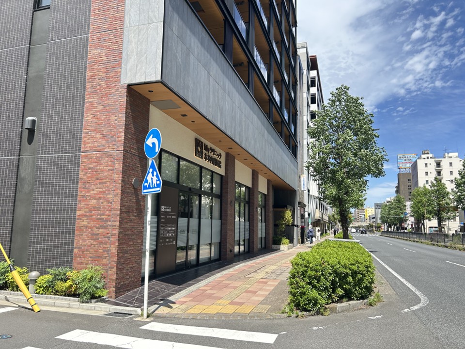 本多内科医院の外観・入口